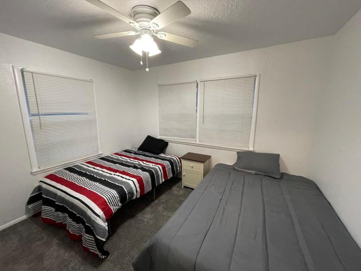 לאוטון Cozy 3-Bedroom, 1-Bath Home Close To Fort Sill מראה חיצוני תמונה