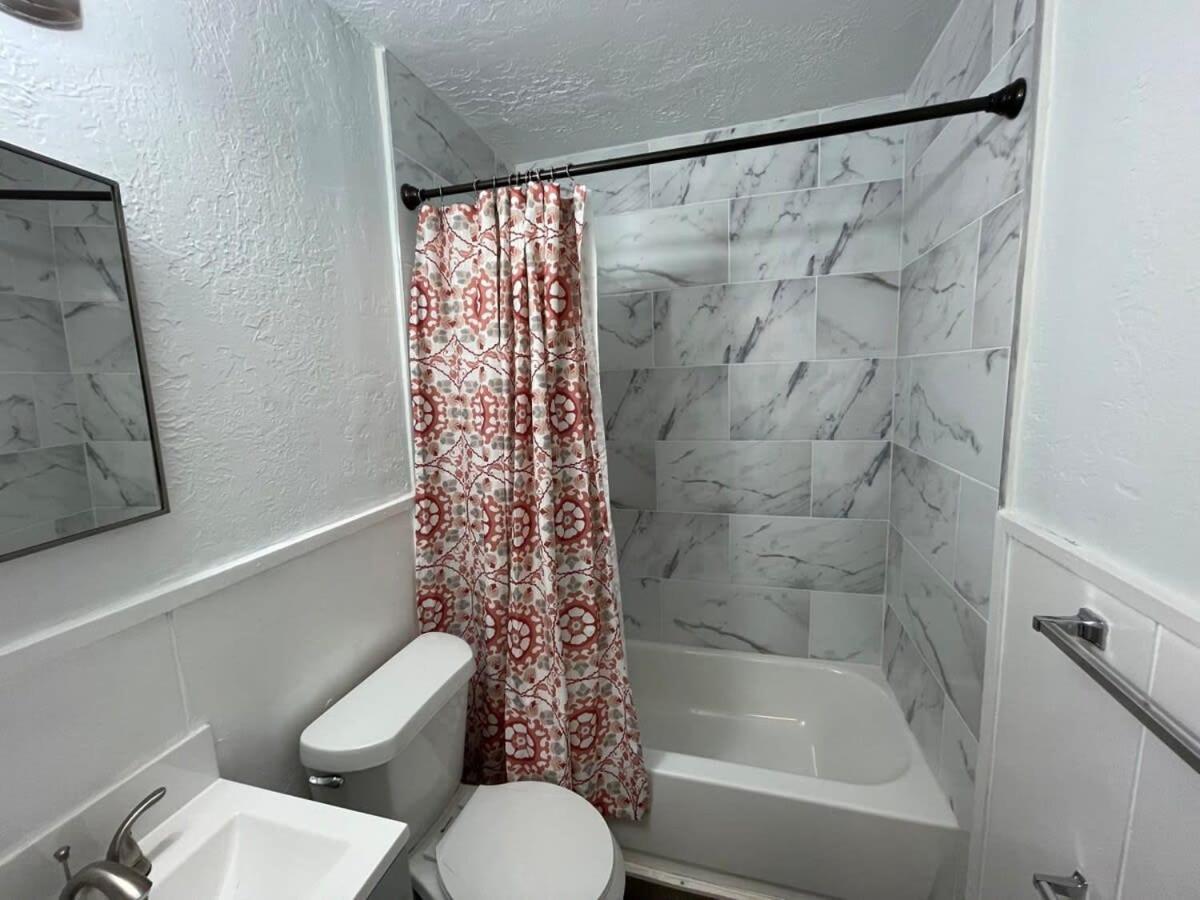 לאוטון Cozy 3-Bedroom, 1-Bath Home Close To Fort Sill מראה חיצוני תמונה